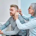 Les facteurs influençant le prix des prothèses auditives